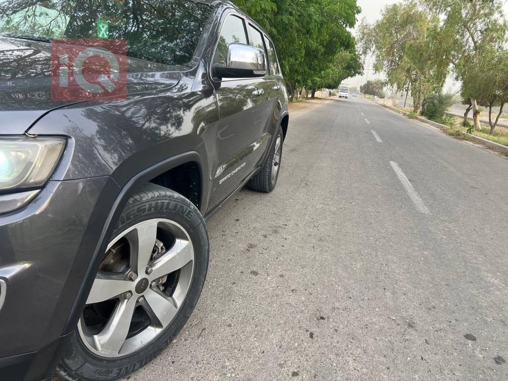 جیپ گراند شیرۆکی